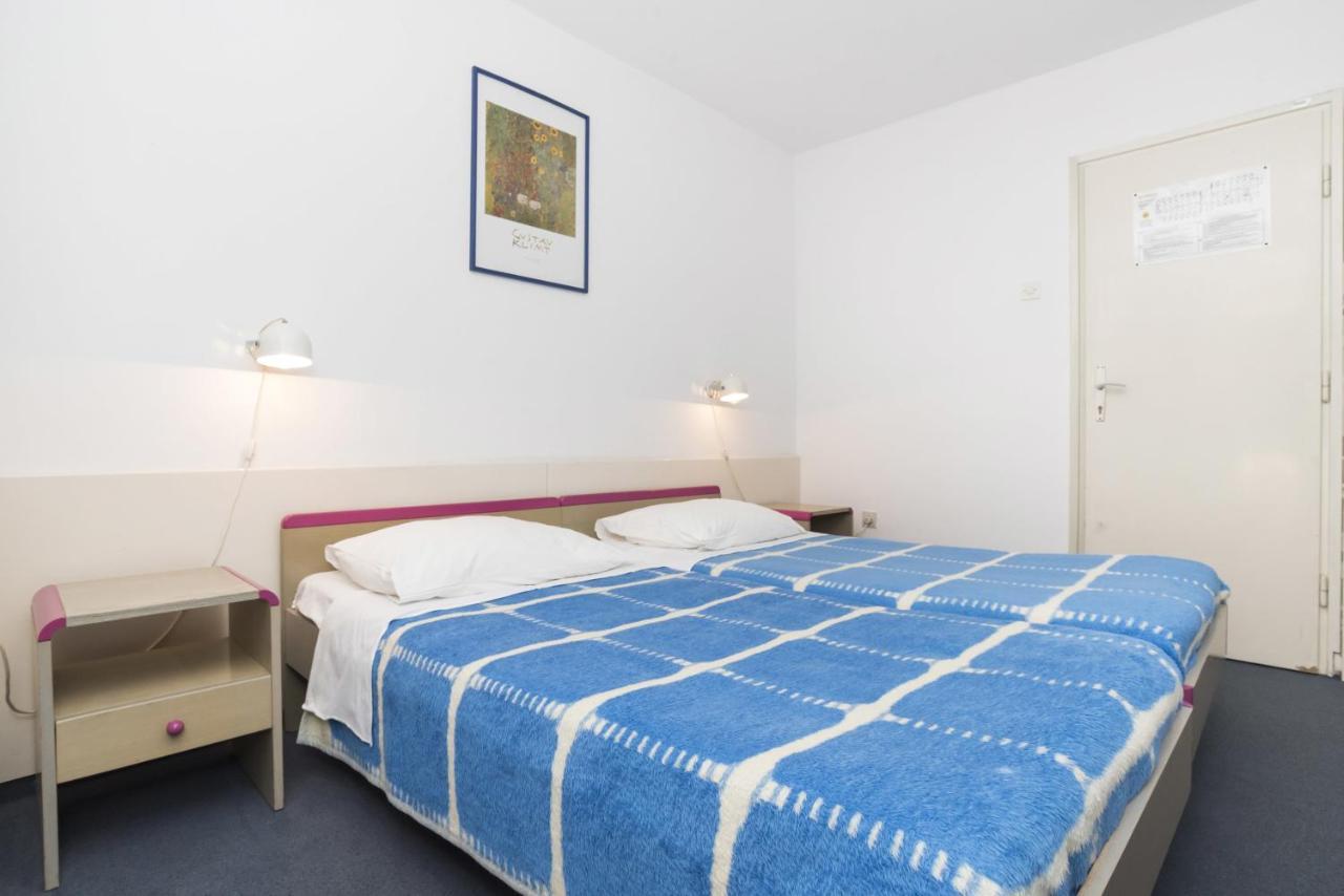 Guest House Adriatic Умаг Экстерьер фото