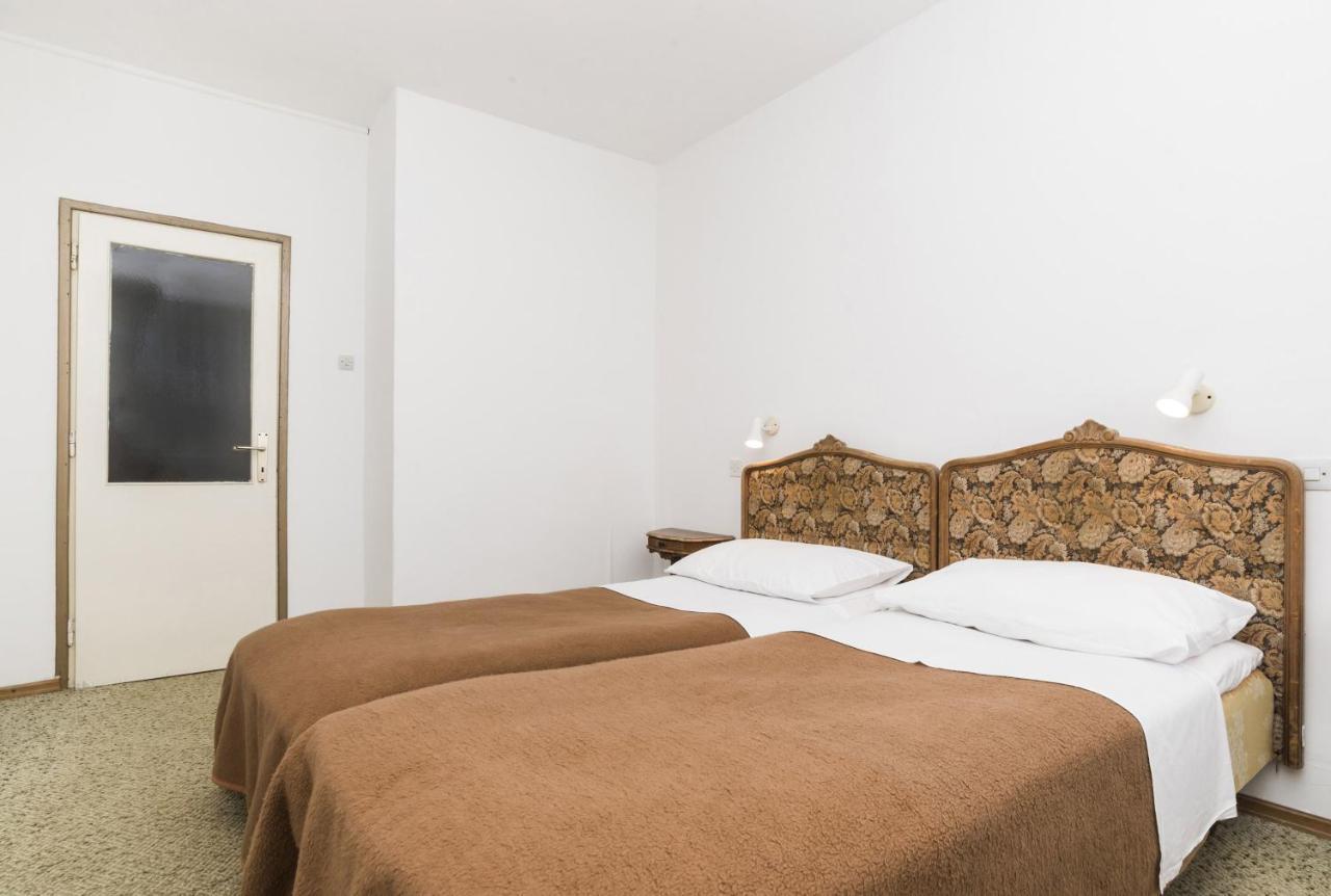 Guest House Adriatic Умаг Экстерьер фото