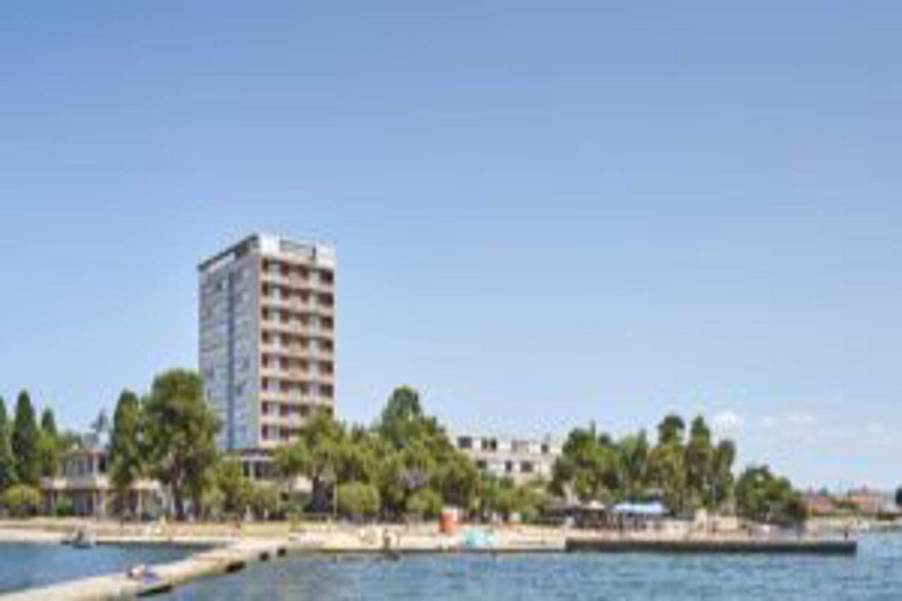 Guest House Adriatic Умаг Экстерьер фото
