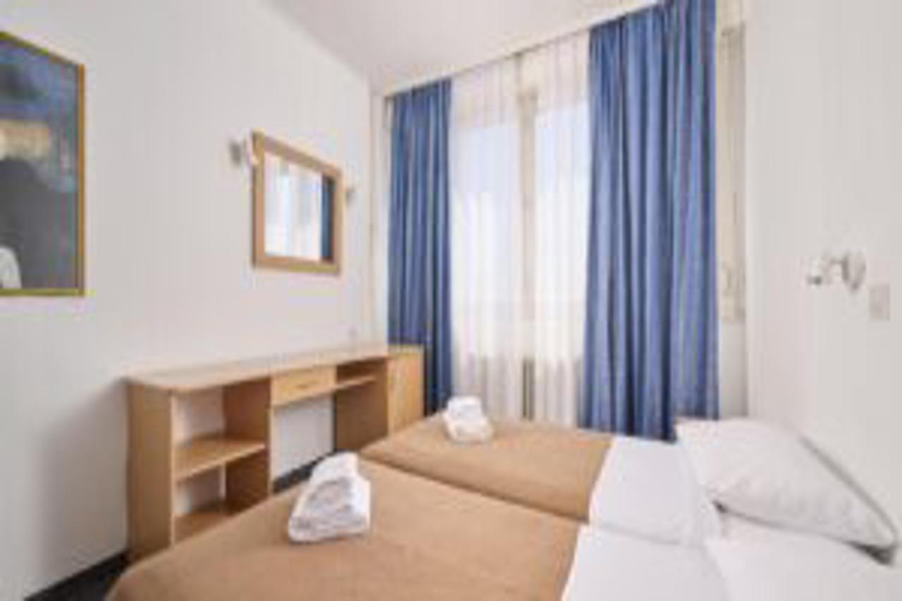 Guest House Adriatic Умаг Экстерьер фото