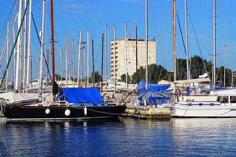 Guest House Adriatic Умаг Экстерьер фото