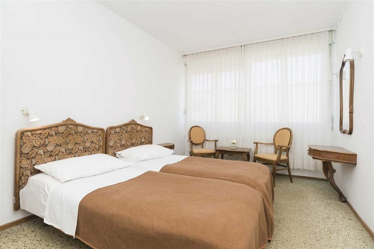 Guest House Adriatic Умаг Экстерьер фото